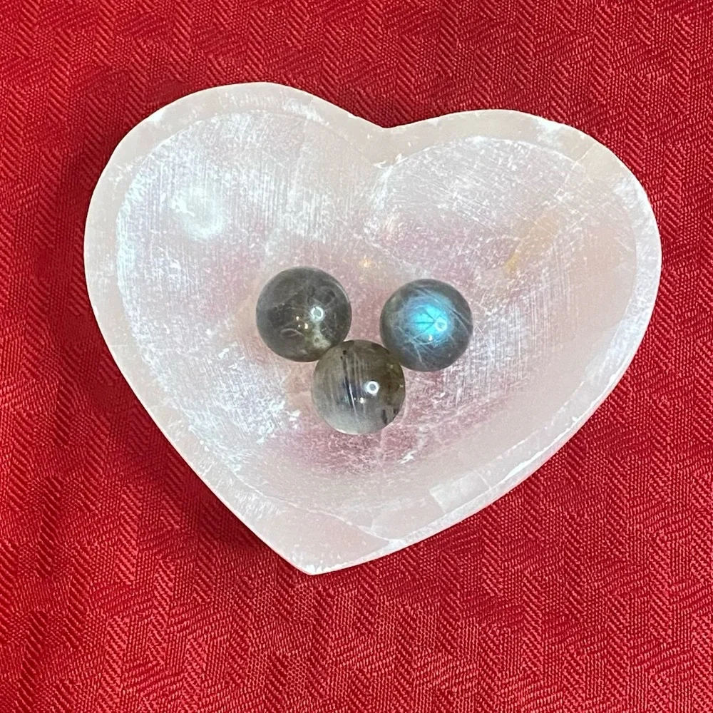 Mini Labradorite Sphere Set - Picture 5 of 6